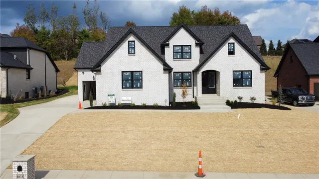 1033 Skyline Dr, Canonsburg, PA 15317