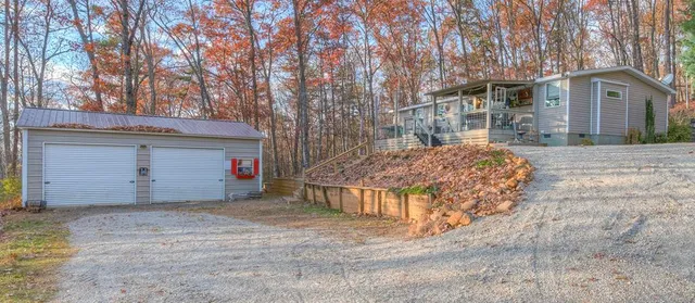 645 Roberson Rd, Murphy, NC 28906