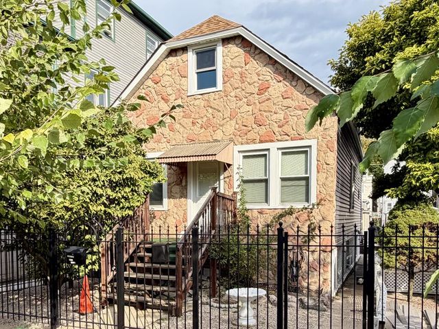 2729 N  Campbell Ave #2, Chicago, IL 60647
