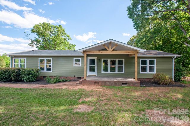151 Scotsman Dr, Troutman, NC 28166