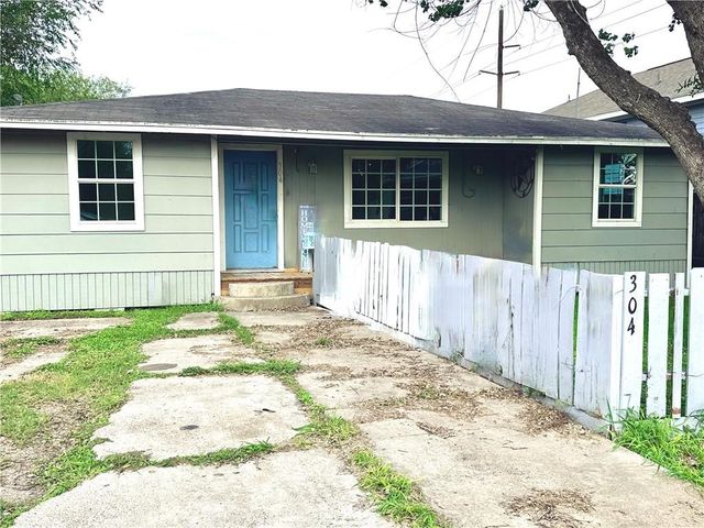 304 Franklin St, Gregory, TX 78359