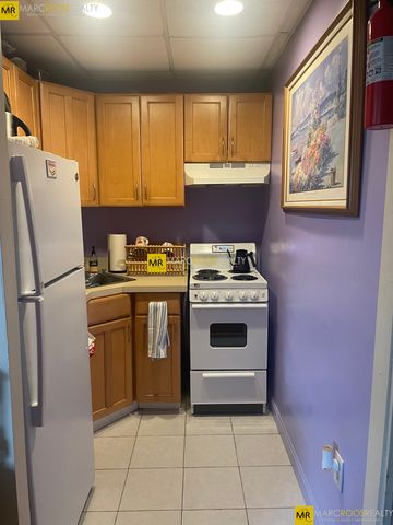 912 Beacon St #3, Boston, MA 02215