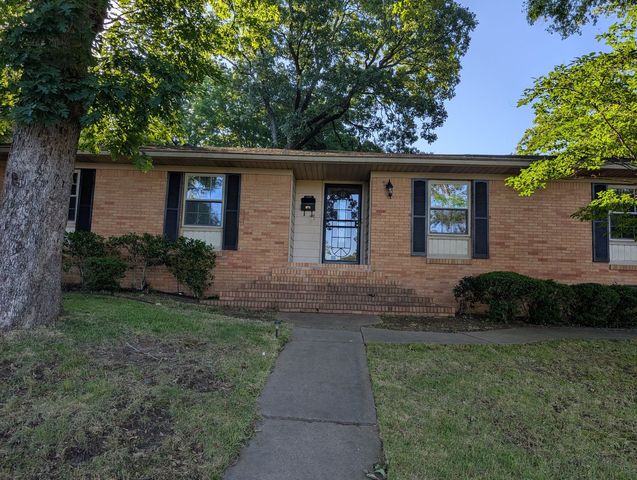 401 N  Plaza Dr, Little Rock, AR 72205