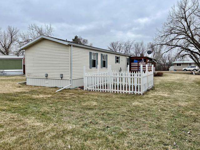 809 S  1st St, Fort Pierre, SD 57532