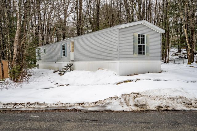 54 Squire Court, Winthrop, ME 04364