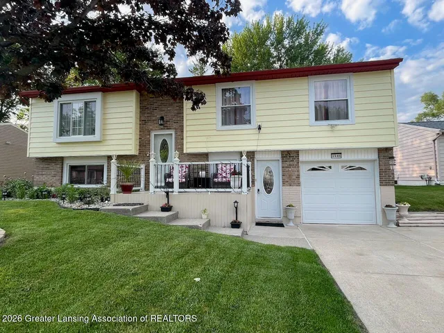 3948 Gilford Cir, Lansing, MI 48911
