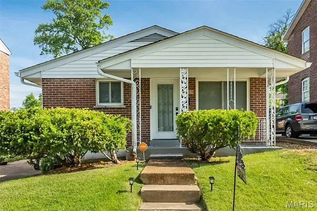 6719 Plymouth Ave, Saint Louis, MO 63130