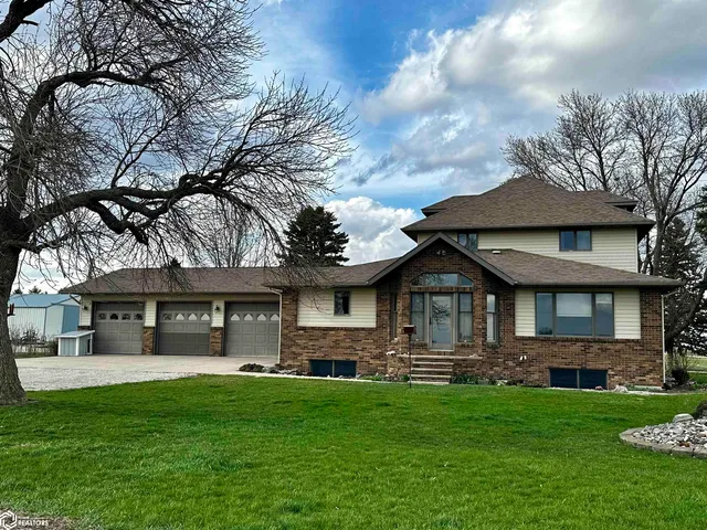 1145 Birch Ave, Corwith, IA 50430