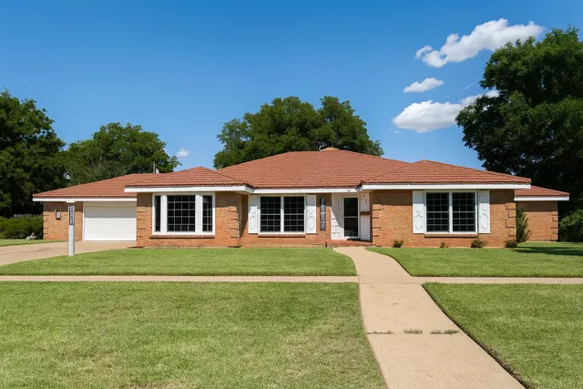 712 S  9th St, Memphis, TX 79245