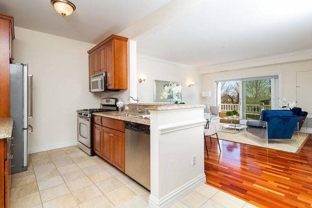 124 Ritch Ave  W  #1b1f5ad06, Greenwich, CT 06830