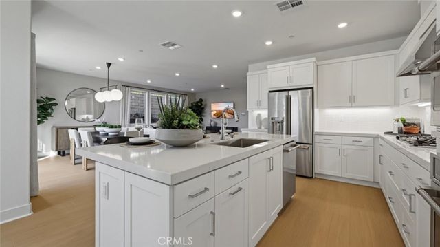 684 Guy Turner Dr, Camarillo, CA 93010
