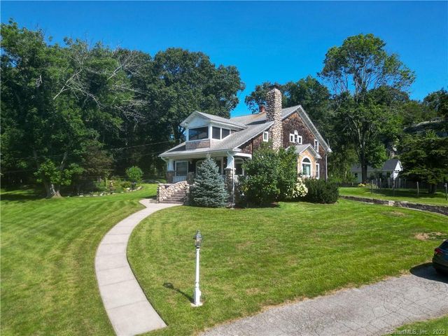 1076 Long Cove Rd, Gales Ferry, CT 06335