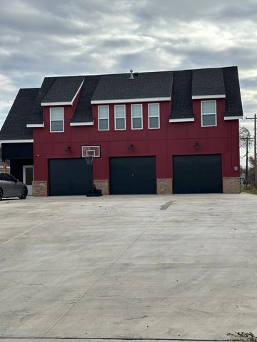 205 W  Oak Ave, Woodward, OK 73801
