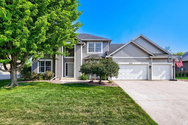 1034 Windmill Crk N, Waconia, MN 55387