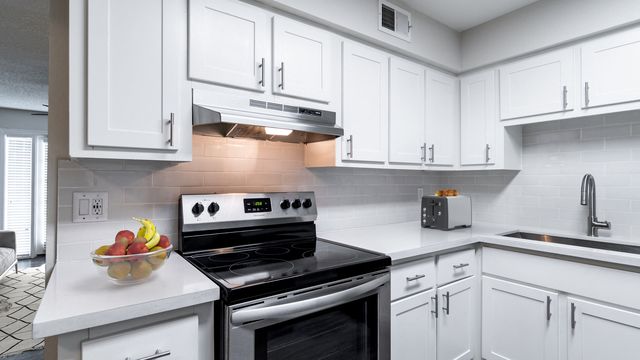 10888 N  70th St #255, Scottsdale, AZ 85254