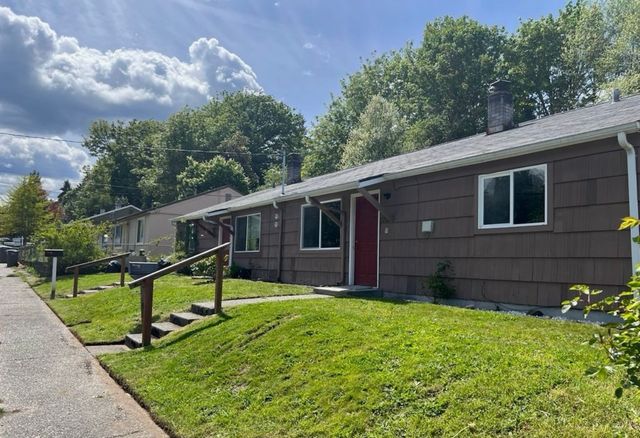 1713-1715 Bloomington Ave, Bremerton, WA 98312