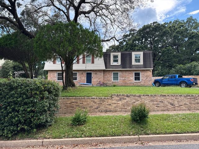 2304 Burma Hills Dr, Mobile, AL 36693