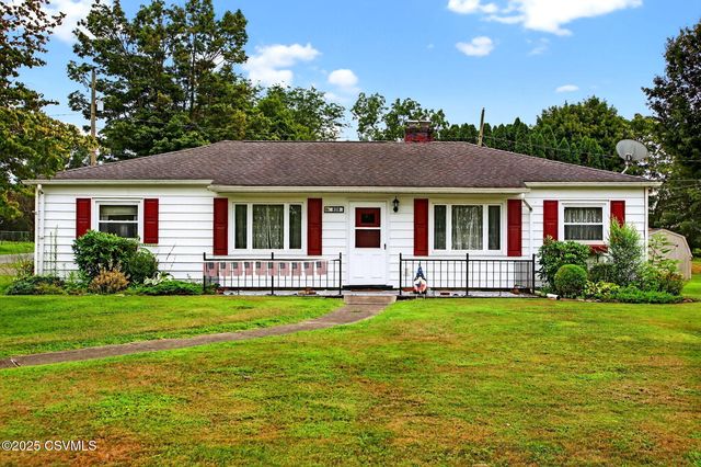 828 Blue Hill Dr, Danville, PA 17821