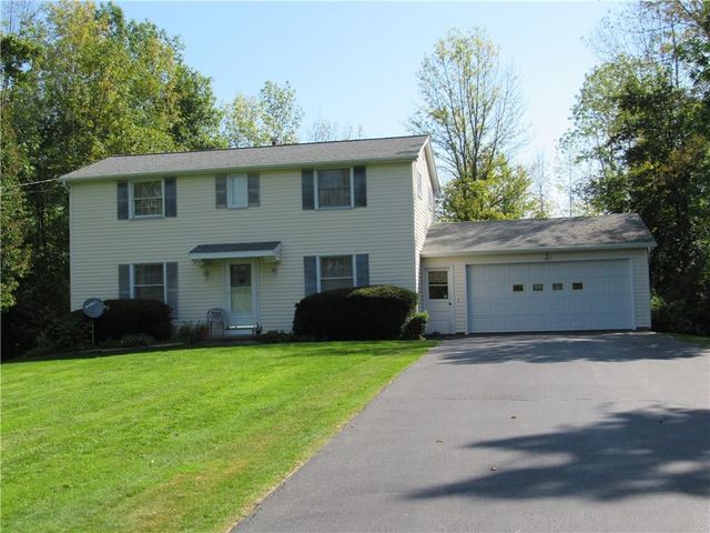 14 McCleary Rd, Spencerport, NY 14559