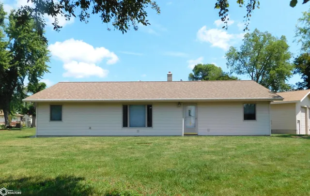 401 Main St, Deloit, IA 51441