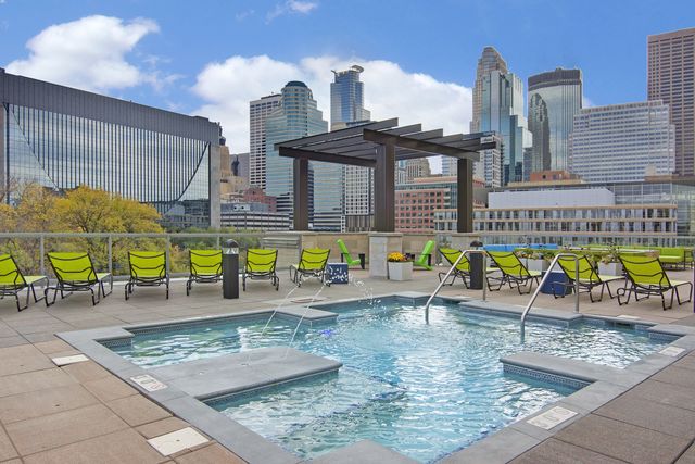 222 Hennepin Ave S #627, Minneapolis, MN 55401