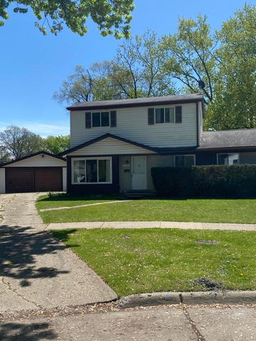 26084 Tawas St, Madison Heights, MI 48071