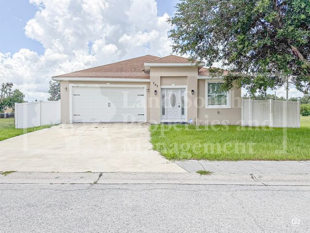 707 SE 4th St, Mulberry, FL 33860