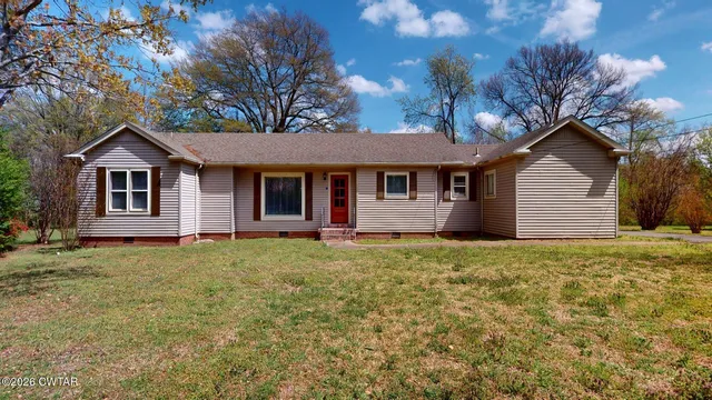 1818 Okeena Dr, Dyersburg, TN 38024