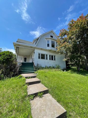 601 Woodland Ave, Duluth, MN 55812