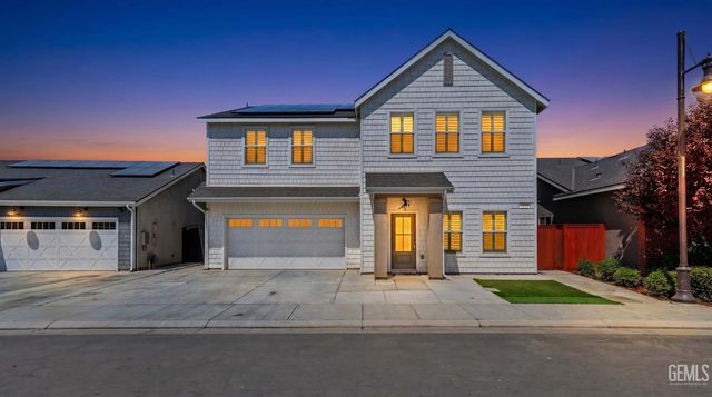 3321 Twin Knolls Ln, Shafter, CA 93263