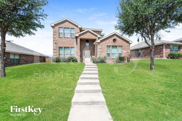 611 Canvas Ct, Lancaster, TX 75146