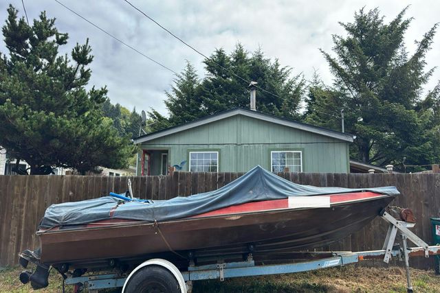 648 S  Coral St, Rockaway Beach, OR 97136