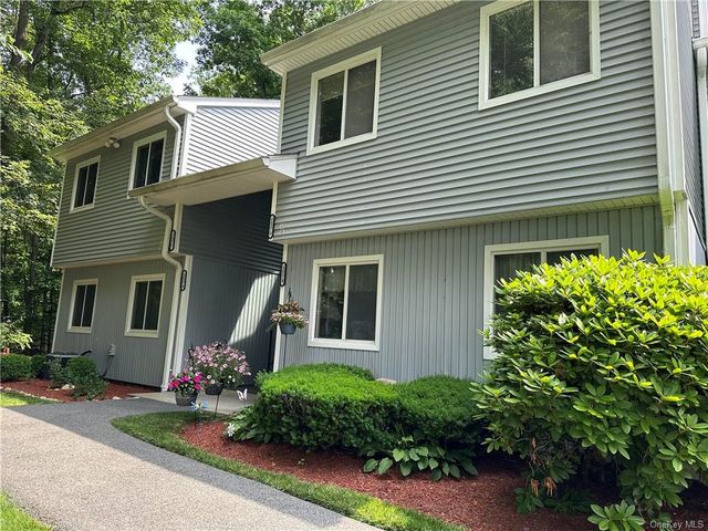 157 Carriage Court UNIT B, Yorktown Heights, NY 10598