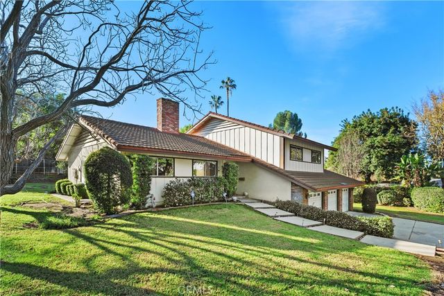 1194 Lyndhurst Dr, Riverside, CA 92507