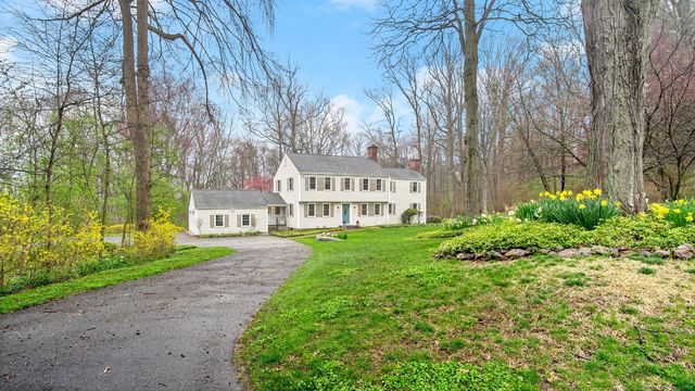 115 Gay Bowers Rd, Fairfield, CT 06824