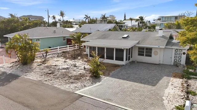 114 78th St, Holmes Beach, FL 34217