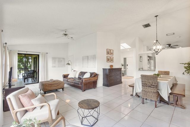 12950 Dartford Trail #15, Wellington, FL 33414