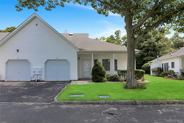 42 Oyster Cove Lane, Blue Point, NY 11715