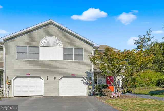 1350 Sugar Maple Ct, New Cumberland, PA 17070
