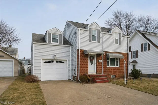 942 Bellflower Ave SW, Canton, OH 44710
