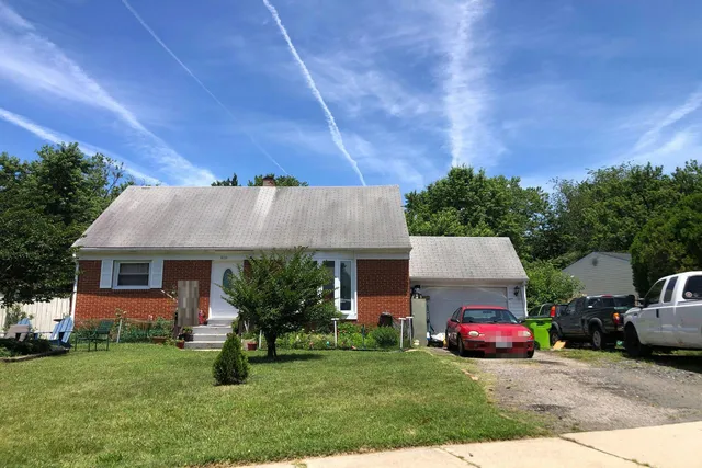 1833 Giles Ct, Woodbridge, VA 22191