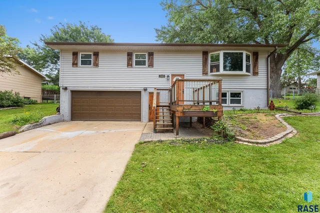 3009 S  Williams Ave, Sioux Falls, SD 57105