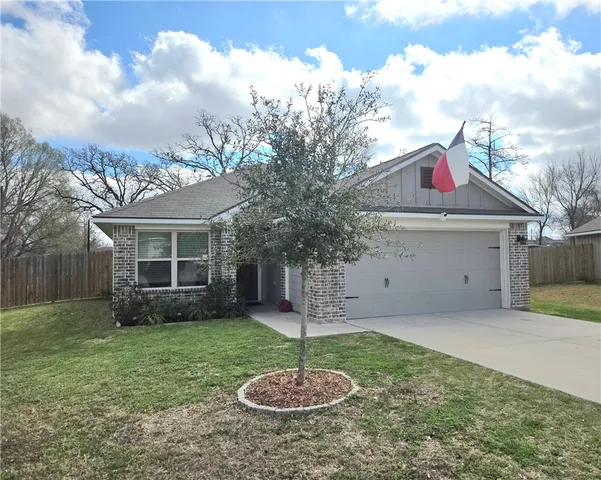 809 Meadow Brook Dr, Caldwell, TX 77836