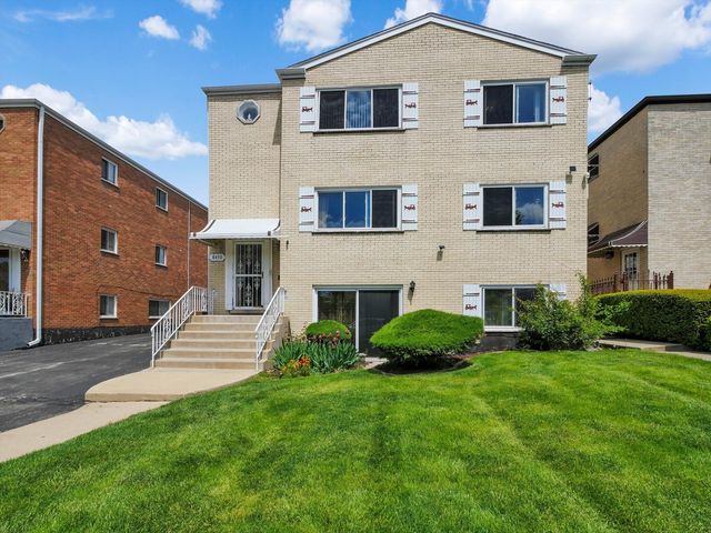 8430 W  Oak Ave, Niles, IL 60714
