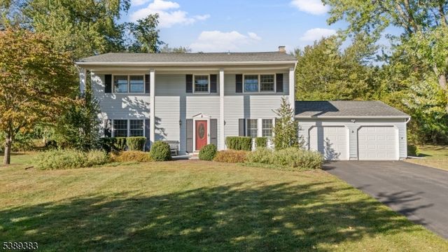 2 Beverly Dr, Hillsborough, NJ 08844