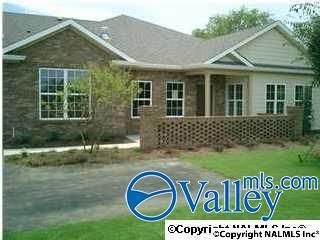 65 Valley Way Cir  SE #65, Huntsville, AL 35802
