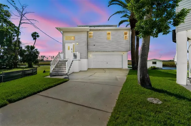 5247 TROPICAL POINT, Weeki Wachee, FL 34607