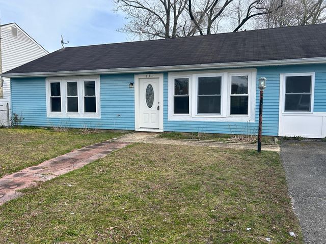 131 Village Dr, Barnegat, NJ 08005