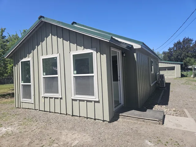1162 S  H St, Lakeview, OR 97630