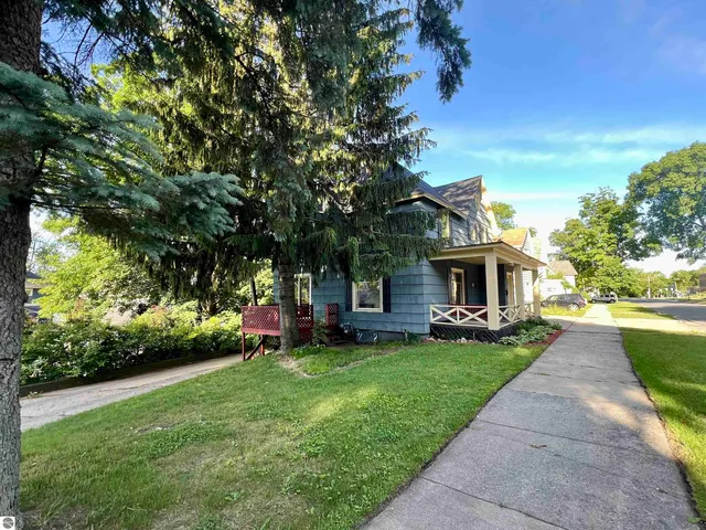 506 E  Division St, Cadillac, MI 49601